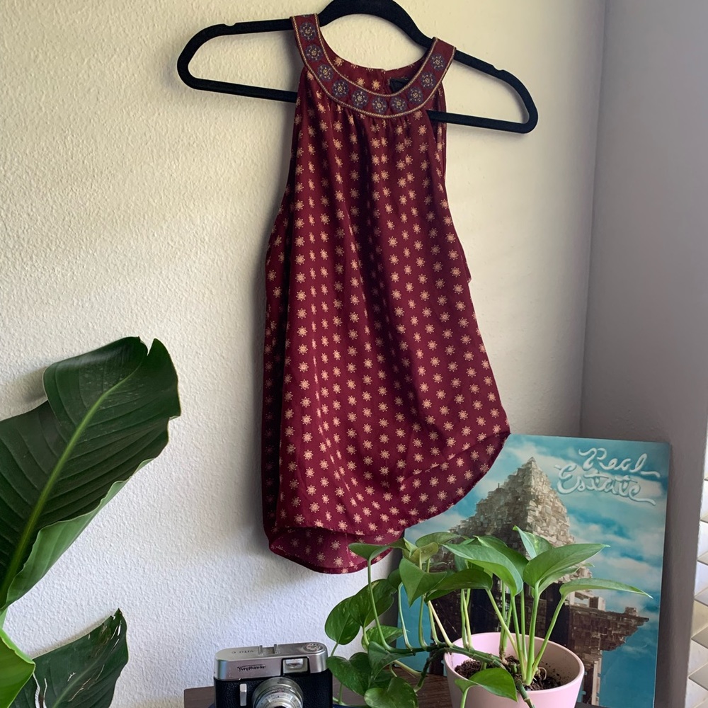 Red Medallion Top